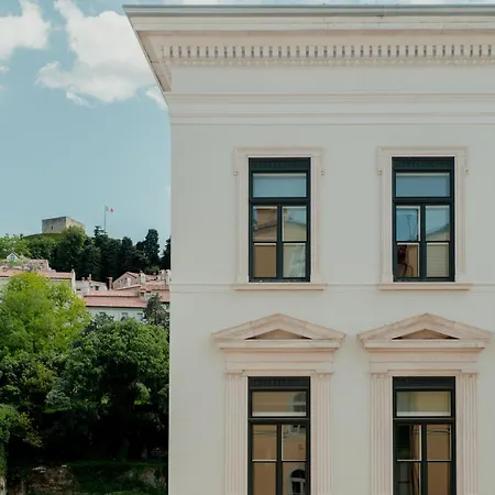 The Queen's Bridge X4 Piazza Unita 2 아파트 *