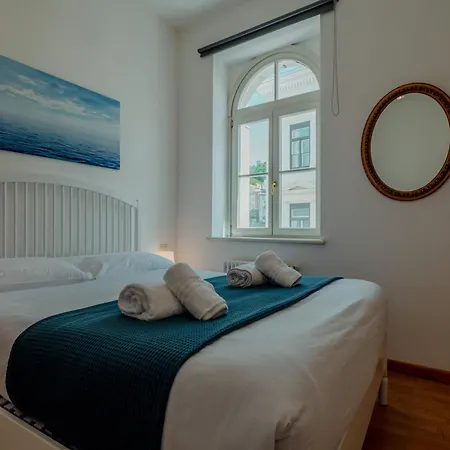 The Queen's Bridge X4 Piazza Unita 2 * 트리에스테